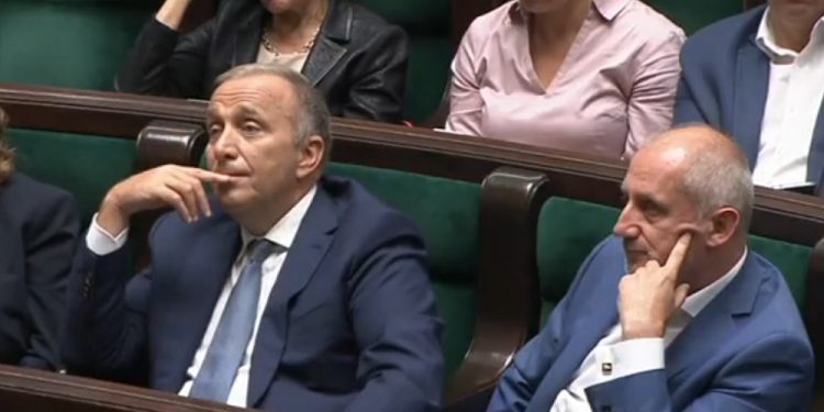 Burzliwa debata w Sejmie. Horała: Platforma śmie pouczać o moralności!