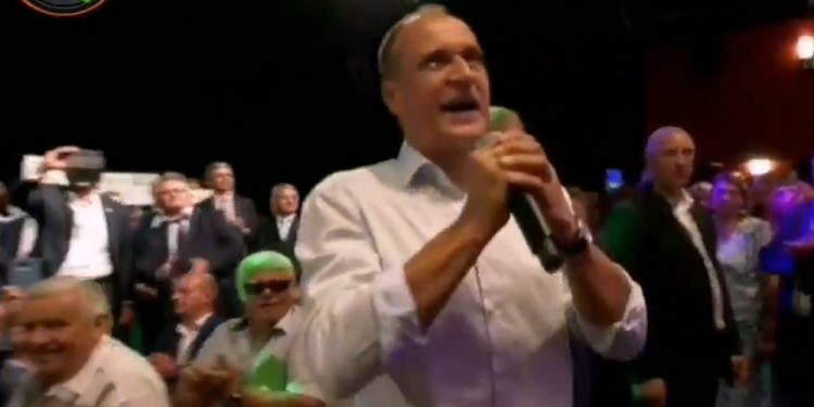 Konwencja PSL: Paweł Kukiz zaśpiewał swój hit. A za plecami stoją działacze partyjni