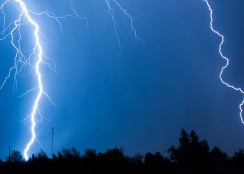 Wracają krótkie upały i gwałtowne burze. W najbliższych dniach pogoda da się we znaki