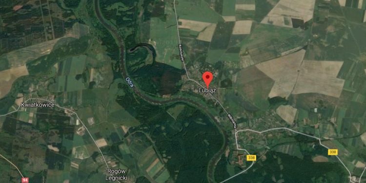 Dolnośląskie: Ogromna plama na Odrze. Grupy chemiczne rozstawiają zapory