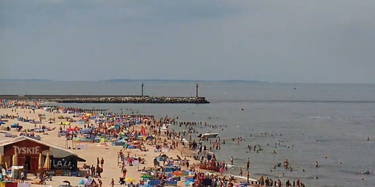 Tragiczny finał bójki w Dziwnowie. Nie żyje 18-latek