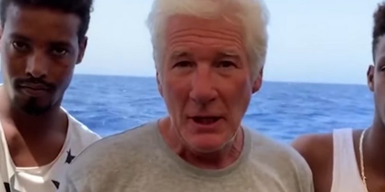 Richard Gere apeluje do Włoch o przyjęcie uchodźców. Wicepremier: Weź ich do Hollywood