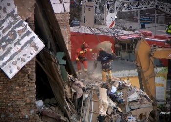 Zabił żonę i wysadził kamienicę. Na jej czole wyciął trzy litery