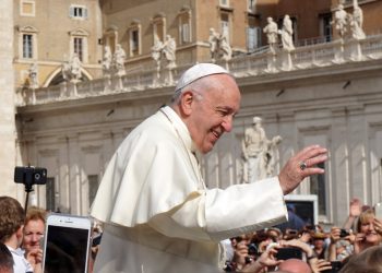 Papież Franciszek uwięziony w windzie. Konieczna interwencja strażaków