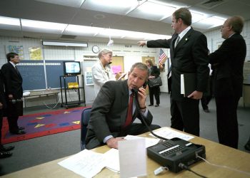 Tak George W. Bush dowiedział się o zamachach z 11 września. Udostępniono zdjęcia [FOTO]