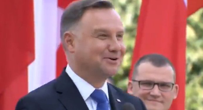 Duda opowiedział anegdotę o Błaszczaku. Sam wybuchł śmiechem [WIDEO]