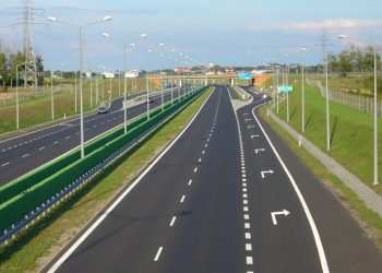 Kolizja samochodu Służby Ochrony Państwa na A2