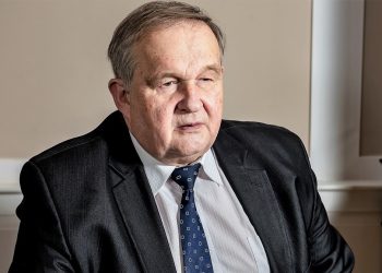 Dr Faliński: Zakaz handlu w niedziele szybko nie zniknie. Zyskują na tym dyskonty, które rosną w siłę