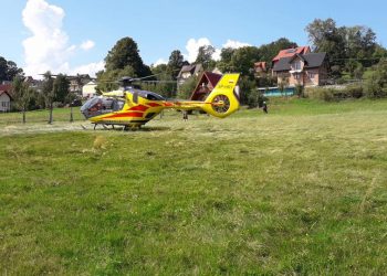 Pasażer wyskoczył z samochodu na zakopiance!