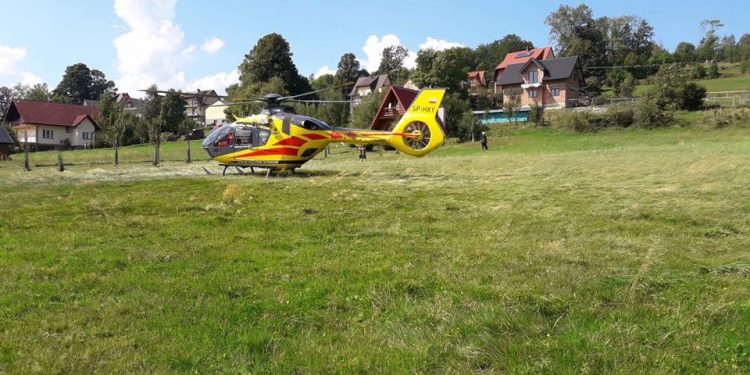 Pasażer wyskoczył z samochodu na zakopiance!