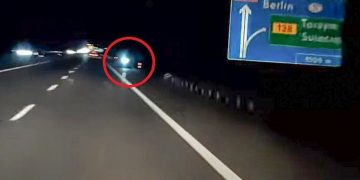 Jechał hulajnogą po autostradzie A2. Wiadomo, kim jest