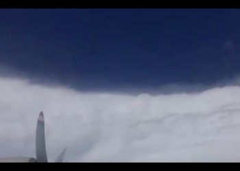 Piloci wlecieli do wnętrza huraganu Dorian. Opublikowano nagrania [WIDEO]