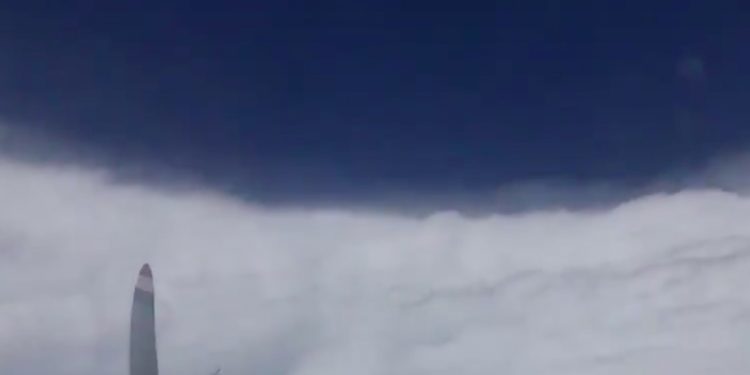 Piloci wlecieli do wnętrza huraganu Dorian. Opublikowano nagrania [WIDEO]