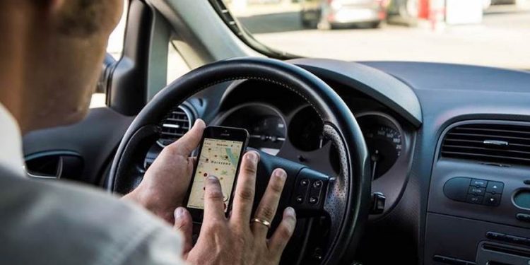 Badanie preferencji konsumenckich na stacjach paliw: Dla kierowców ważniejszy alkohol niż ceny paliw