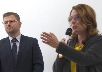 Radom: Kidawa-Błońska rozdawała czujniki dymu. Uczestniczka spotkania zaprotestowała