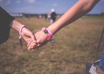 Polacy bardziej tolerancyjni? Coraz więcej osób zgadza się na małżeństwa jednopłciowe