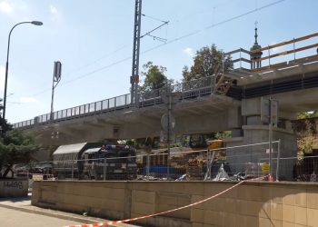 Niewybuchy na budowie nasypu kolejowego w Krakowie. Wydobyto pięć pocisków