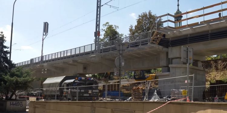 Niewybuchy na budowie nasypu kolejowego w Krakowie. Wydobyto pięć pocisków