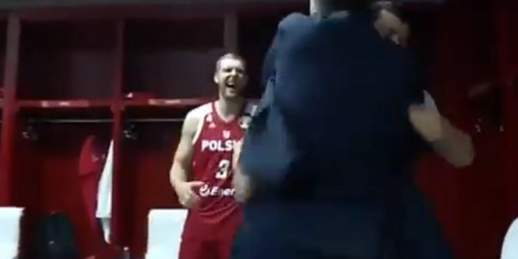 MŚ w koszykówce. Prezes związku oszalał po zwycięstwie Polaków: „Kocham was. Ch** im w d**!” [WIDEO]