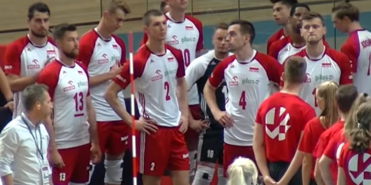 Holandia: Polscy siatkarze utknęli na lotnisku. Interweniuje premier Morawiecki