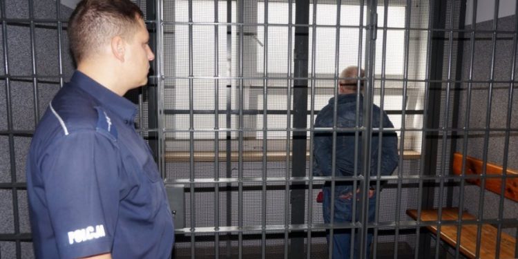 Rybnik. Zaatakował komisariat policji! Ranił nożem recepcjonistkę