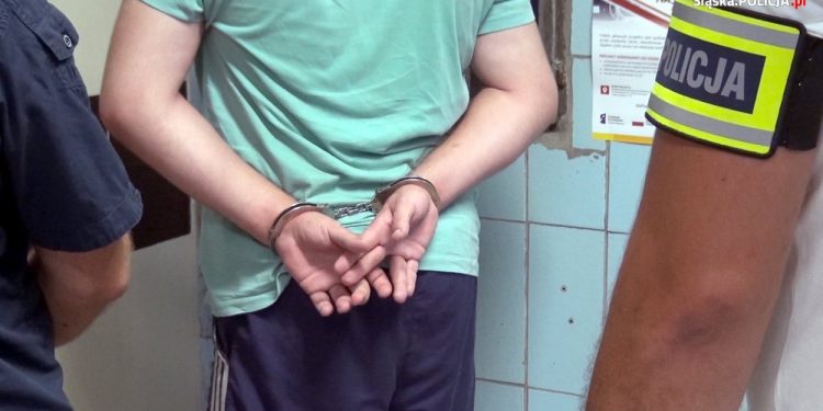 „Łowca pedofilów” sam okazał się pedofilem