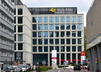 Poczta Polska zwolniła pracownika za wpis na Facebooku. „Za bardzo fikał”
