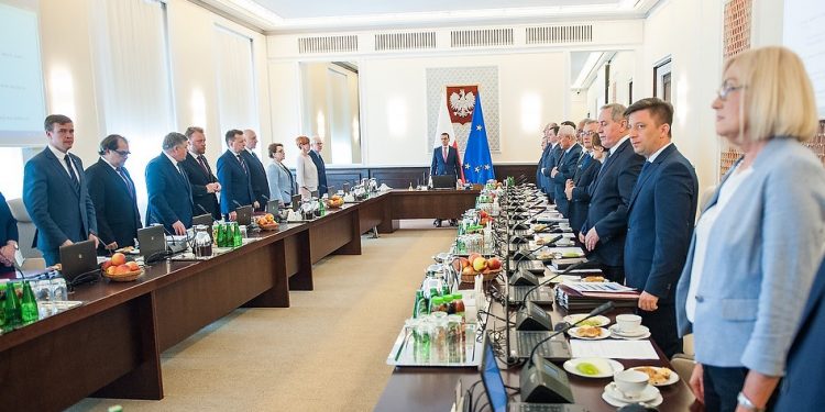 Nowe twarze w rządzie PiS? Słowa rzecznika nie pozostawiają wątpliwości