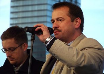 Artur Zawisza potrącił rowerzystkę. Nie miał prawa jazdy?