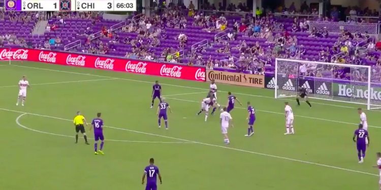 Kibice zachwyceni po golu Polaka. Bramkę zdobył piętą [WIDEO]