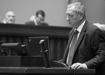 Kaczyński tłumaczy dlaczego śmierć Szyszki „to nie przypadek”