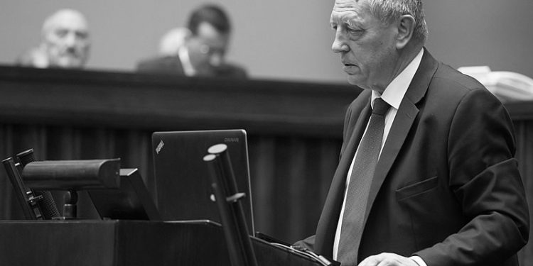 Kaczyński tłumaczy dlaczego śmierć Szyszki „to nie przypadek”