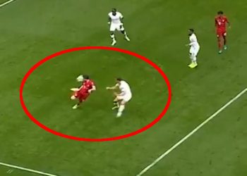 Lewandowski zachwycił sztuczką w meczu. Obrońca nie miał szans