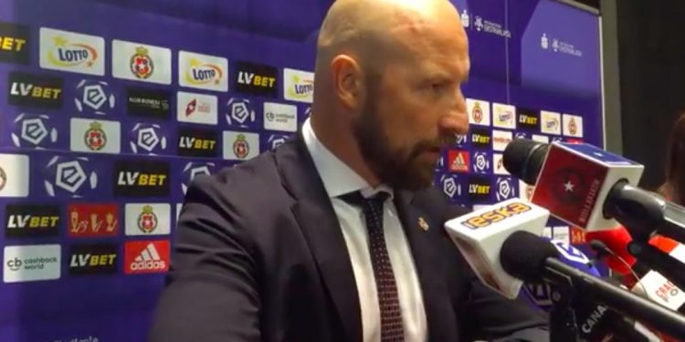 Trener Wisły Kraków skomentował porażkę z Legią. „Jedyne, co pozostaje powiedzieć, to przepraszam”