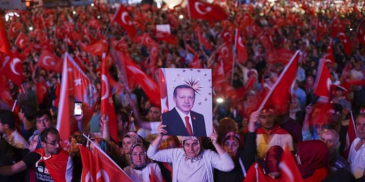 Turcja grozi USA: „Zareagujemy odwetem na każdy krok”