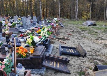Zdewastowano groby na cmentarzu. „Nie pozwólmy na tolerowanie wandalizmu”