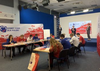 PiS uruchomiło call center. Będą zachęcać do wyborów