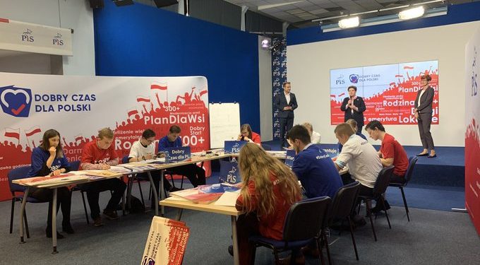 PiS uruchomiło call center. Będą zachęcać do wyborów