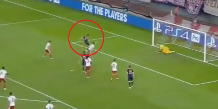 Niesamowita forma Lewandowskiego. Zdobył dwa gole w meczu z Olympiakosem [WIDEO]