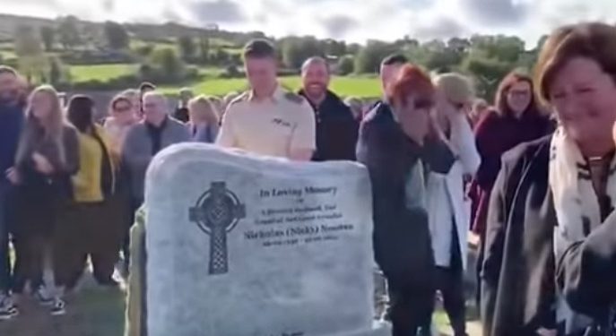 Pogrzeb przerwał głos z trumny. „Wypuśćcie mnie, tu jest ciemno!”