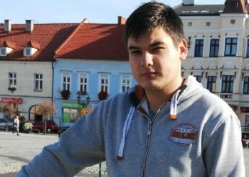 Warszawa: Samobójca wyskoczył z okna na 18-latka. Ruszyła zbiórka na leczenie