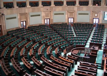 Na dwa dni zajmie w Sejmie miejsce Kornela Morawieckiego. Otrzyma ogromną odprawę