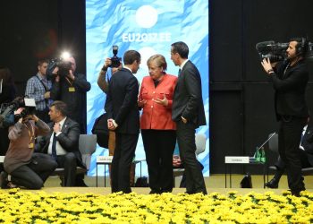 Szokujące słowa Merkel do Macrona. „Mam dość sprzątania po tobie”