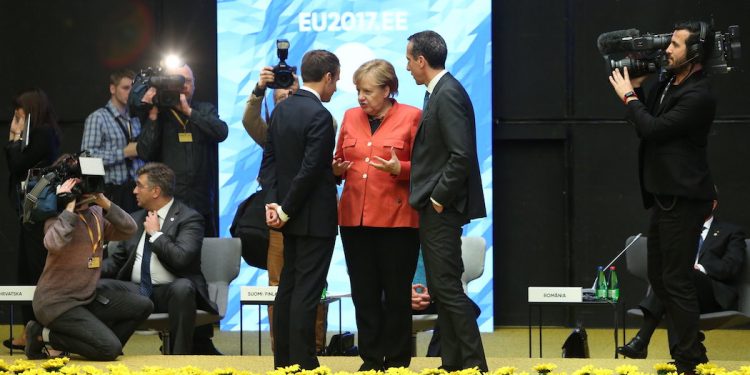 Szokujące słowa Merkel do Macrona. „Mam dość sprzątania po tobie”