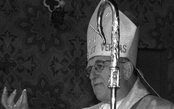 Nie żyje bp Bronisław Dembowski. Był żołnierzem AK, reprezentował Kościół przy Okrągłym Stole