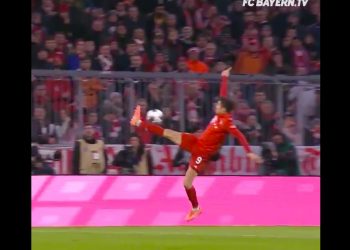 Zachwycająca sztuczka techniczna Lewandowskiego. Bayern: „Nie z tego świata” [WIDEO]