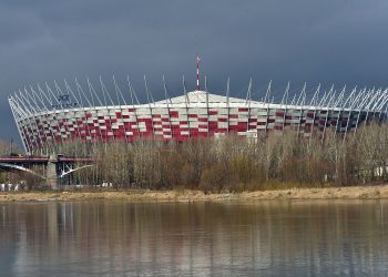 Skandaliczny stan murawy na Narodowym. Piłkarze poprosili o pomoc premiera