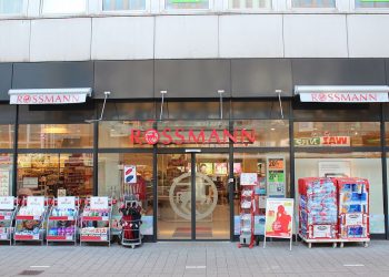 Bon za wypełnienie ankiety? Sieć ostrzega przed oszustwem na Facebooku!