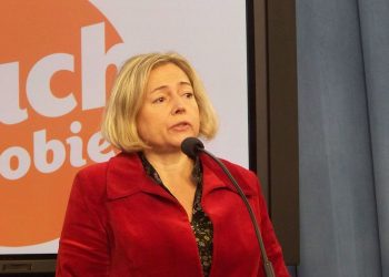 Kontrowersyjna zmiana w Sejmie. Posłanka: „Niemiła niespodzianka”