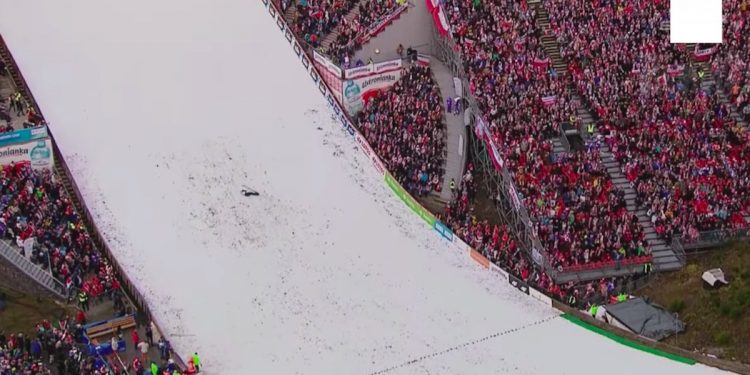 Pokazano twarz Piotra Żyły po upadku. Nie wygląda to dobrze [FOTO]